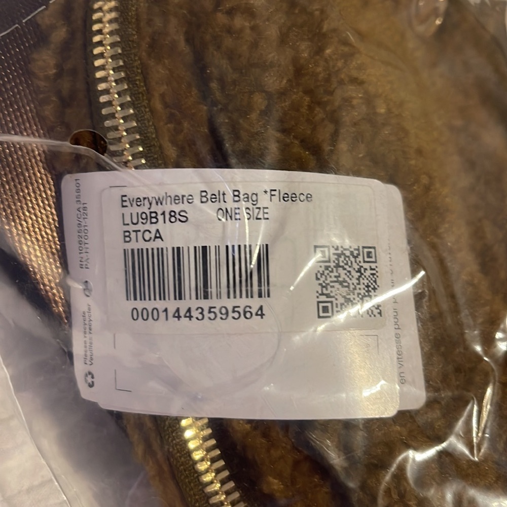 Everywhere Belt Bag Fleece - Picture 5 of 10